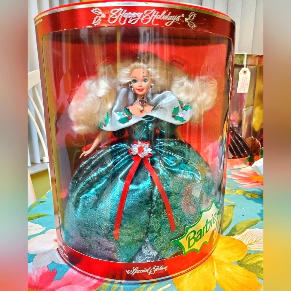 BARBIE Collector Edition Barbie NIB VINTAGE